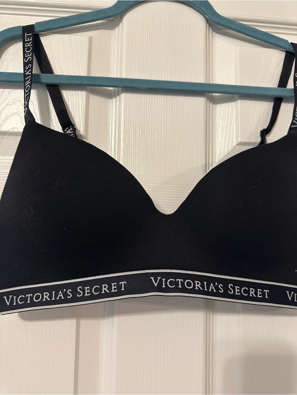 Victoria's Secret Black Wireless Logo Band T-Shirt Bra